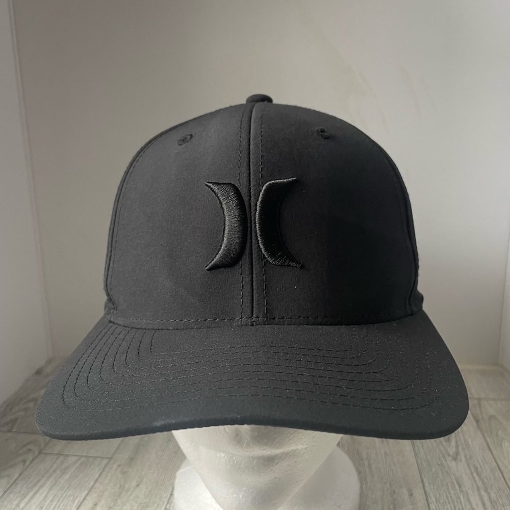 Hurley Men's Nike Dri-FIT Cutback Hat / Cap - Black -  FlexFit  Size S - M